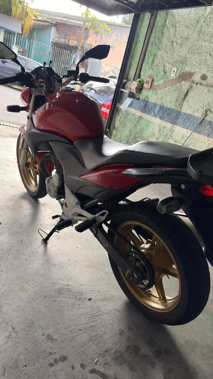 CB 300r