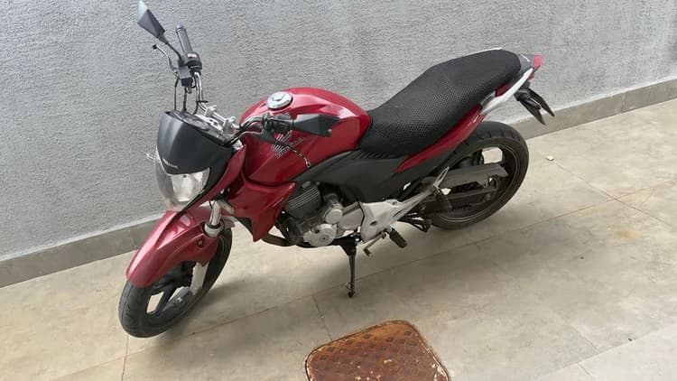 Honda CB 300 com baixo Km