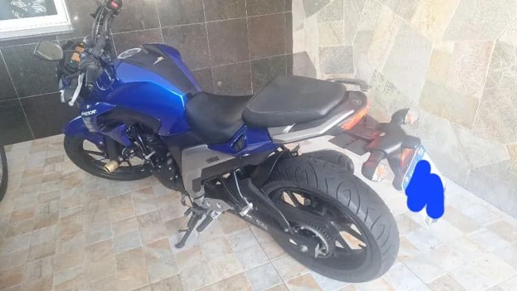 Moto semi- nova baixa quilometragem