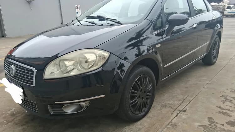 Fiat Linea Essence 1.8 Flex 16V 4P 2012