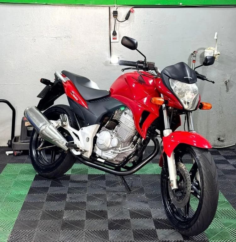 Vendo CB 300R 2010