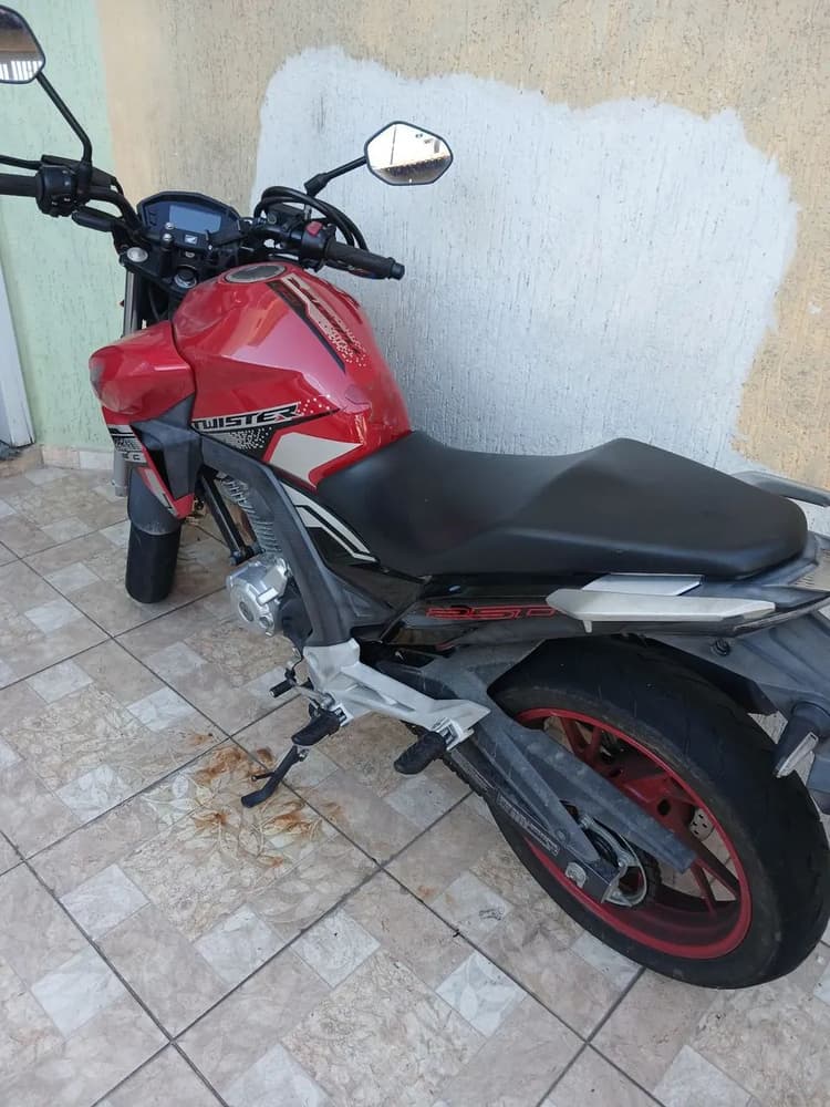 Honda cb 250