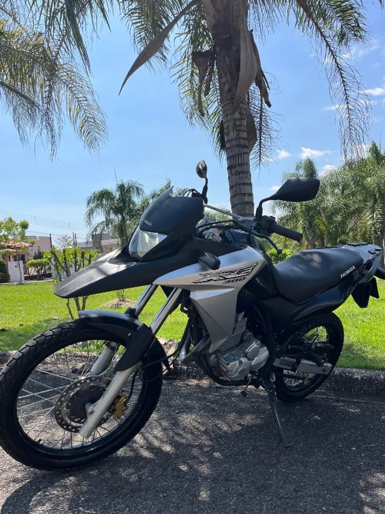 XRE 300 