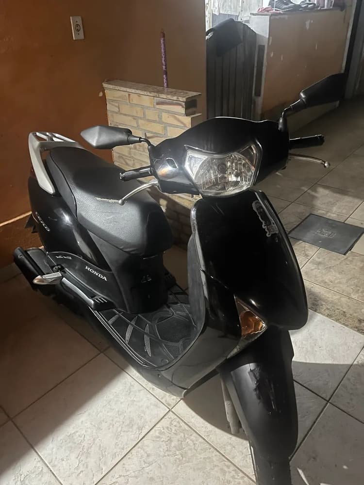 Honda lead 