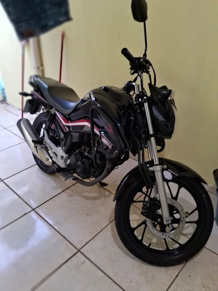 Titan 160