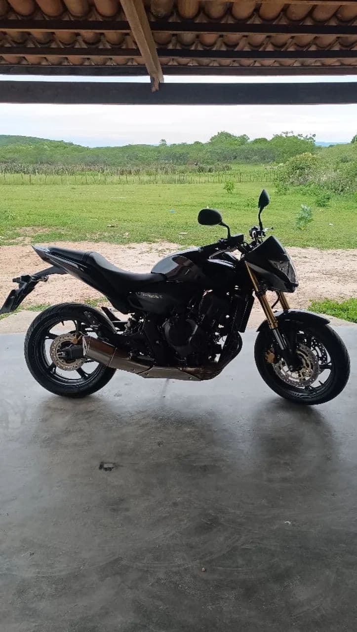 CB600F 
