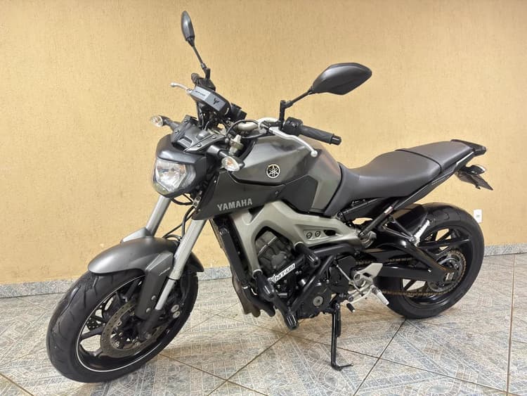 MT 09  CINZA 