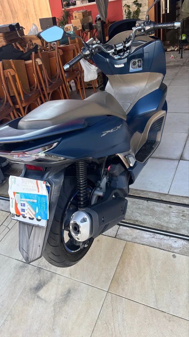 Vende  PCX DLX  ABS 2024