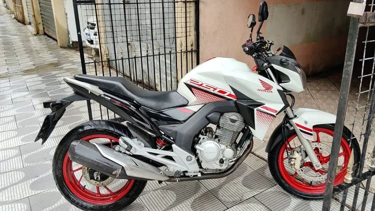 CB TWISTER MUITO BEM CONSERVADA 