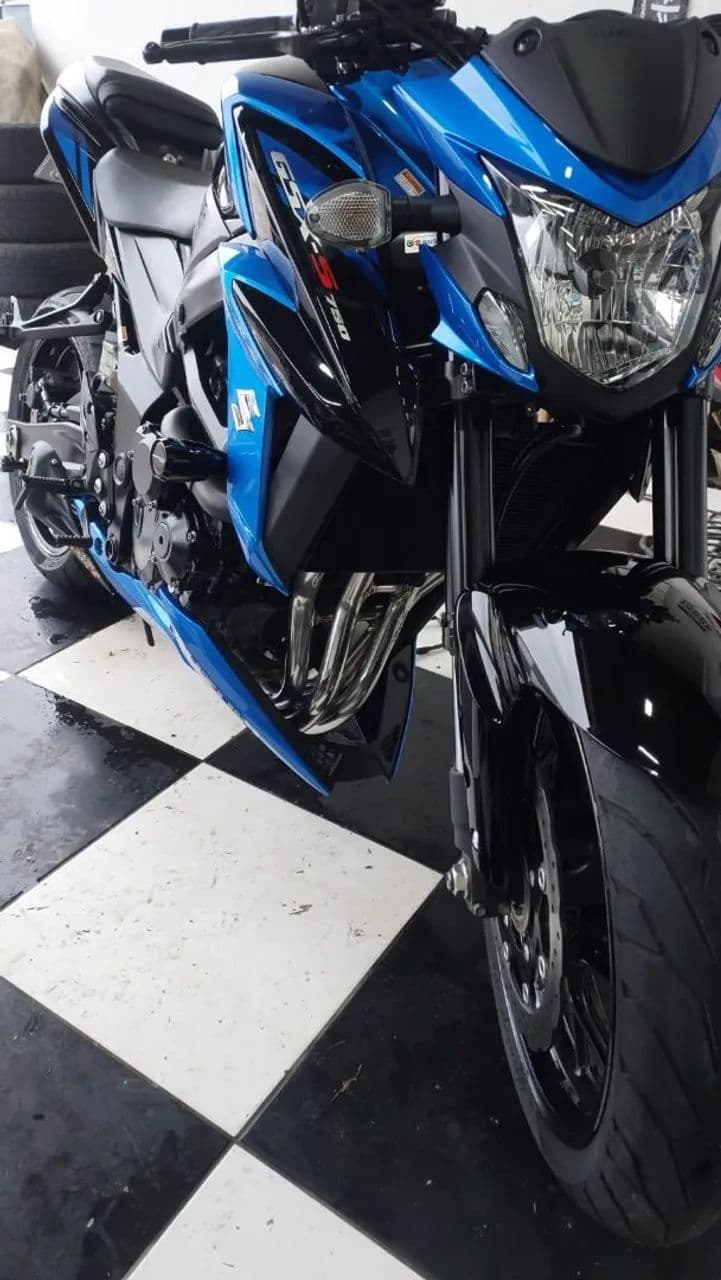 Gsx-s 750