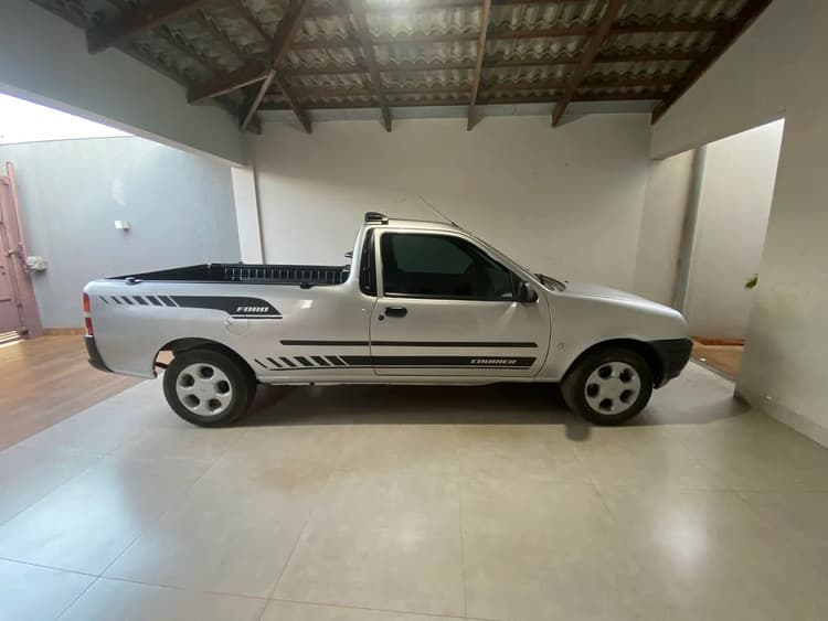 Ford Courier 1.6 L/ 1.6 Flex 2011