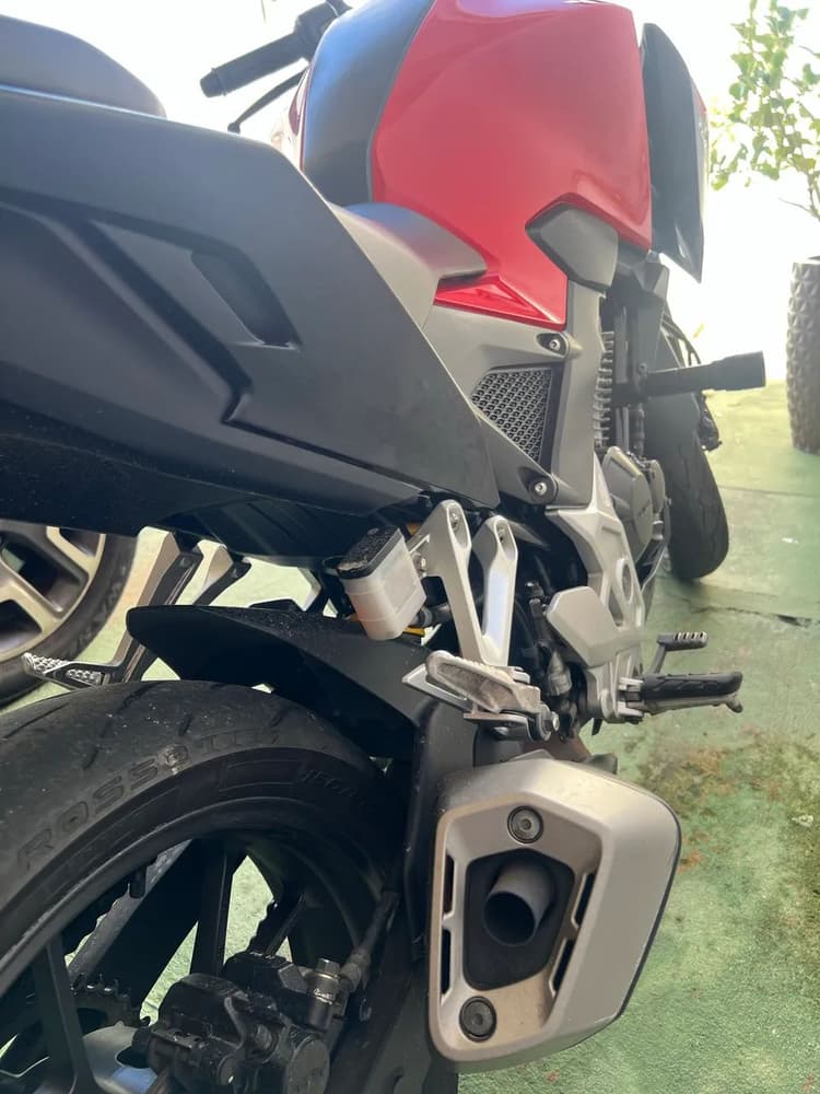 CB 300f