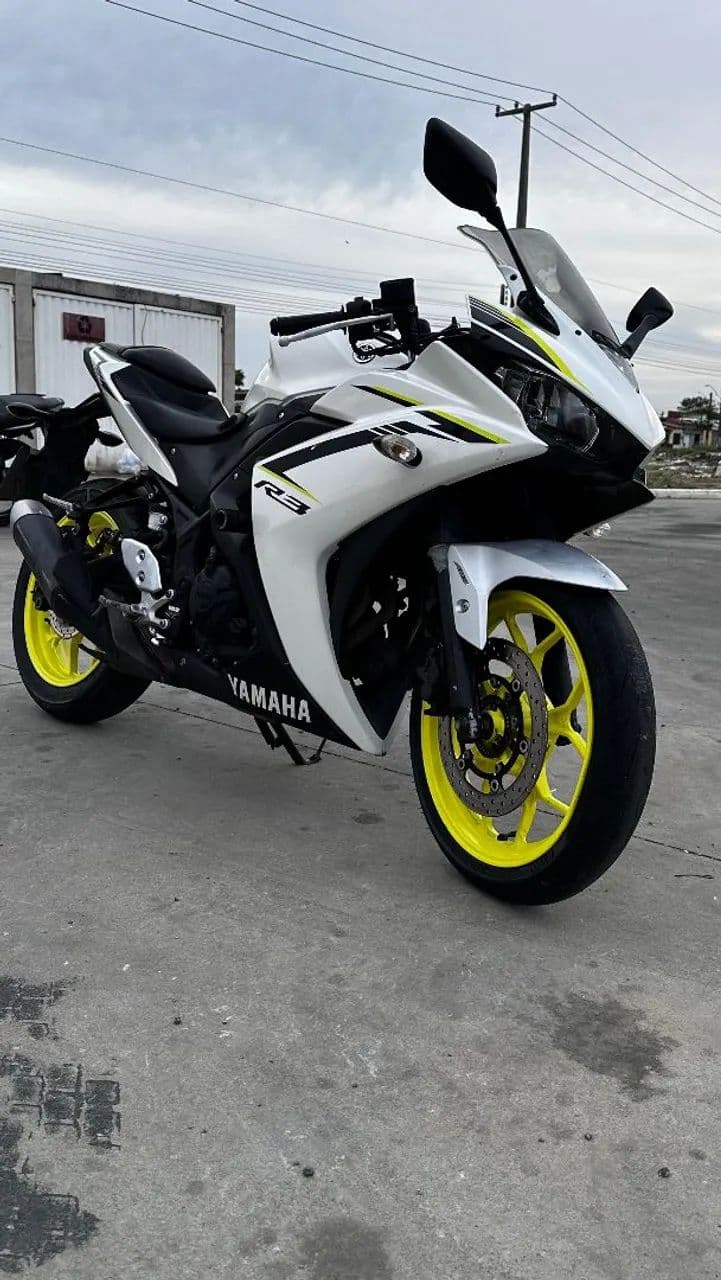 Yamaha R3 