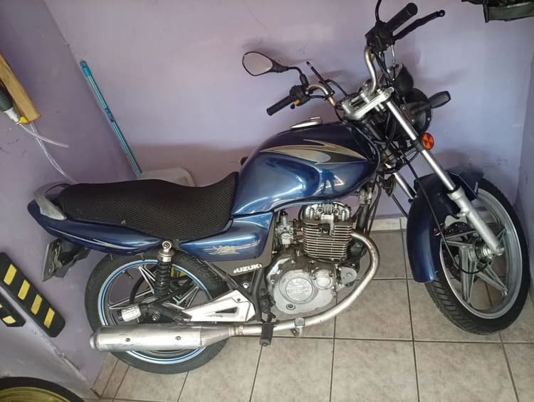 Moto em perfeito estado 