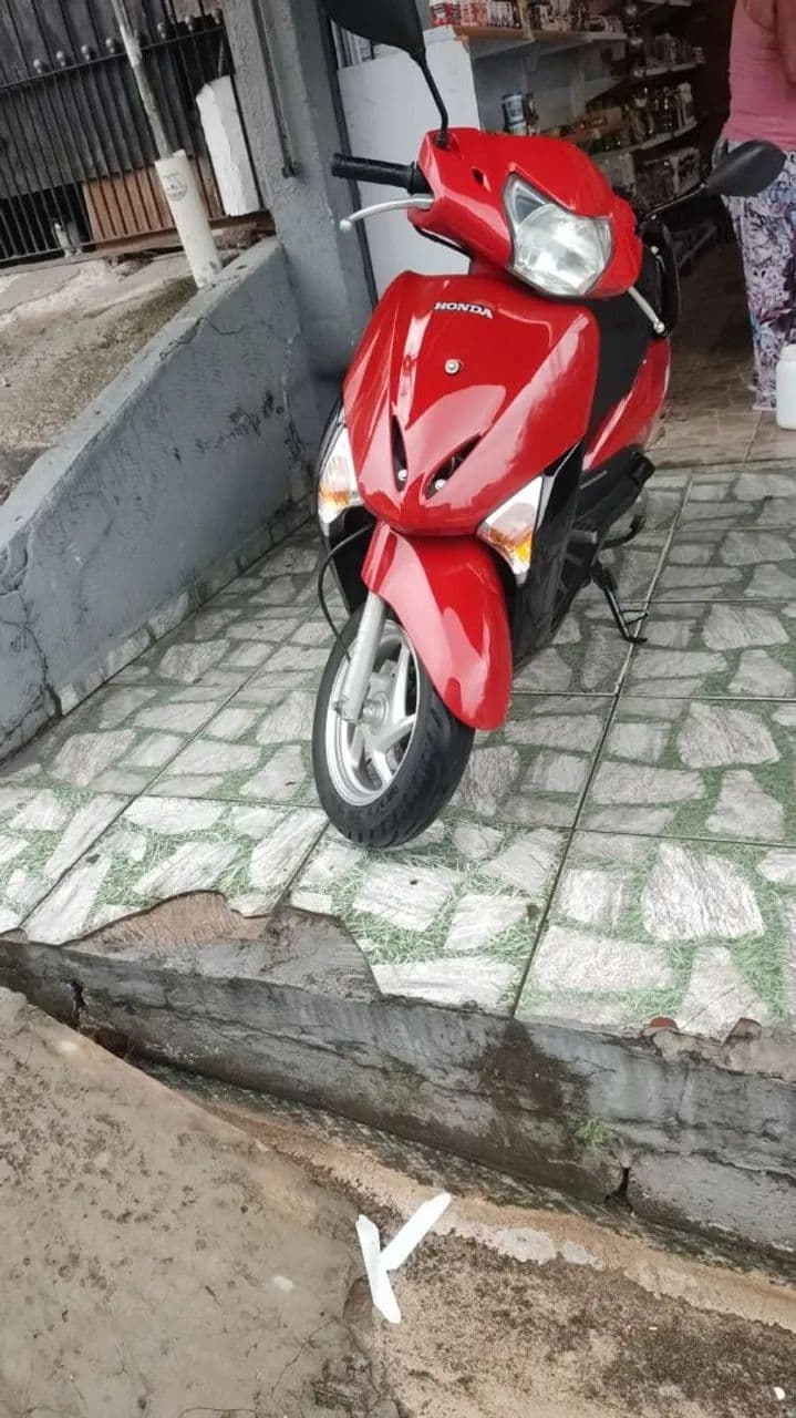 Honda lead