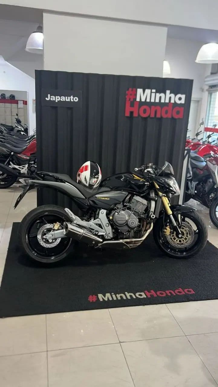 Hornet preta 2008