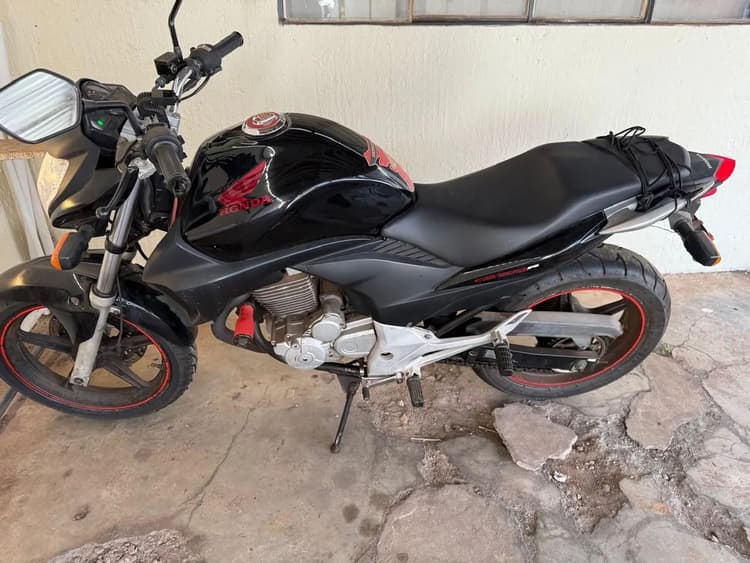 HONDA CB 300R 2011
