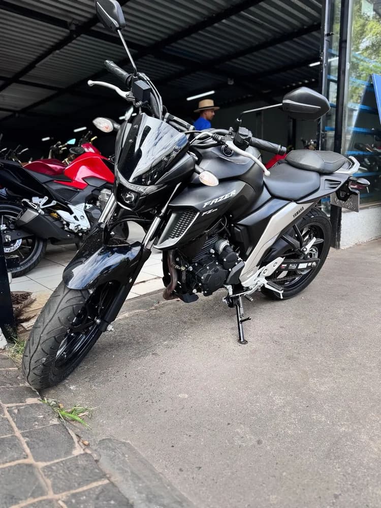 FZ25