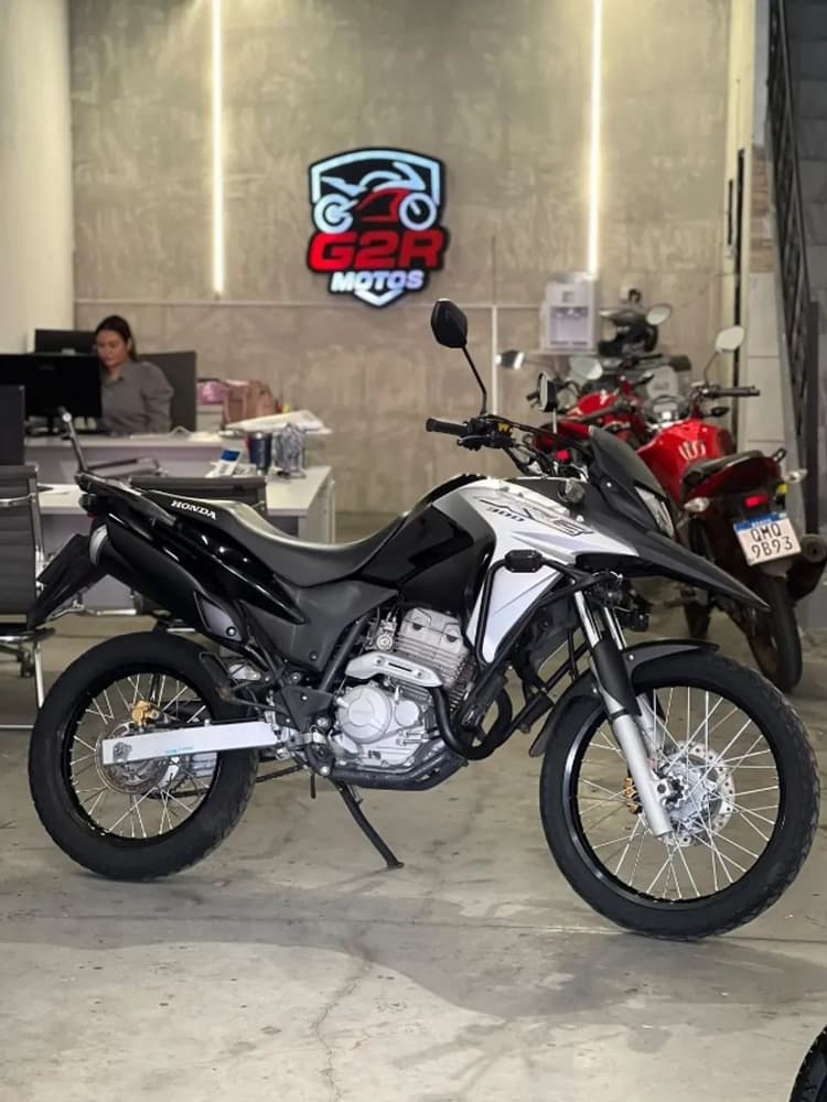 Xre 300 2018