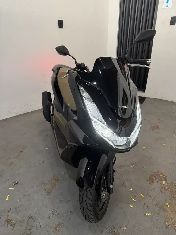 PCX DLX 2026 com apenas 400km 