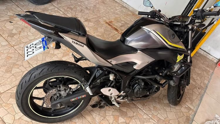 Moto semi nova  m3