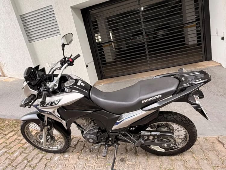 Moto impecável 