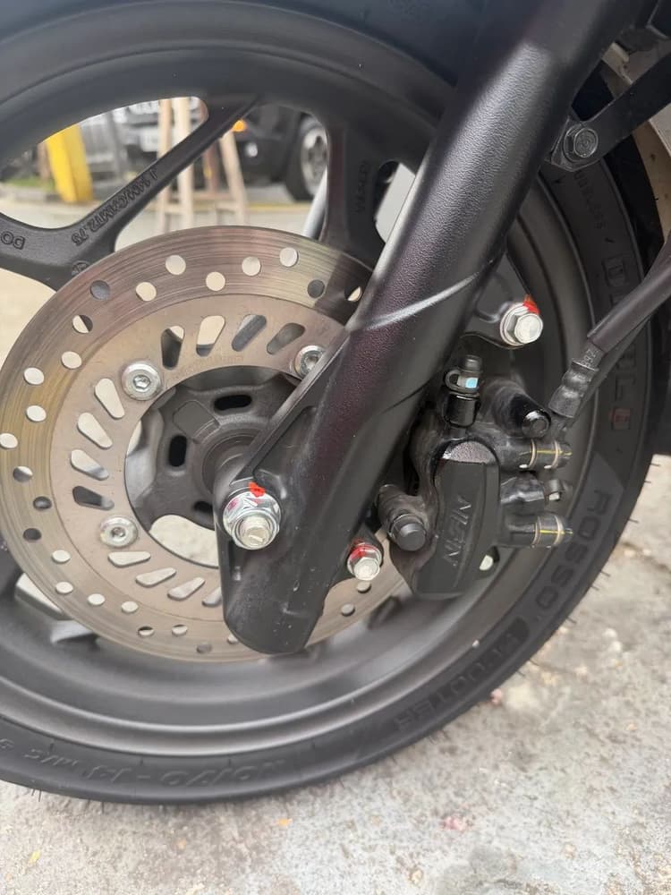 Moto nova , pouco uso , estado de zero 