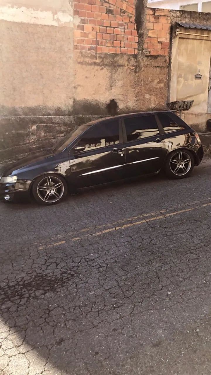 Fiat Stilo Dualogic 1.8 Sporting Flex 8V 5P 2010