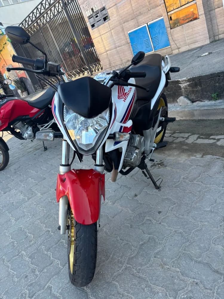 Vendo Cb300 2015