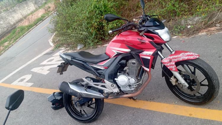 Moto muito nova