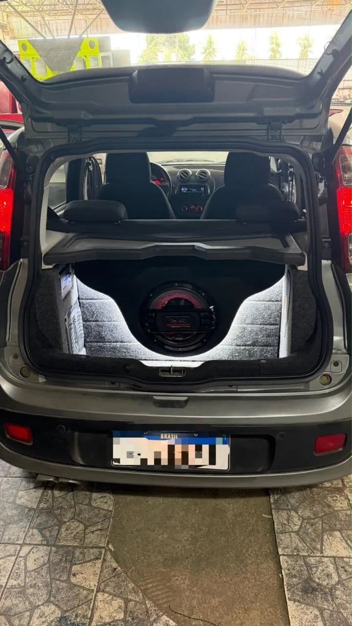 Fiat Uno Sporting 1.4 EVO Fire Flex 8V 4P 2011