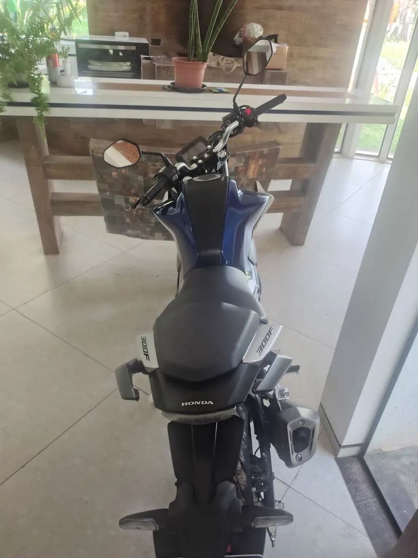 CB300