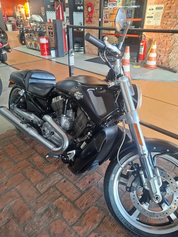 HARLEY DAVIDSON V-ROD MUSCLE