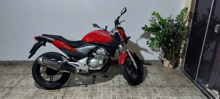 CB 300 R 2014 MUITO BEM CUIDADA 