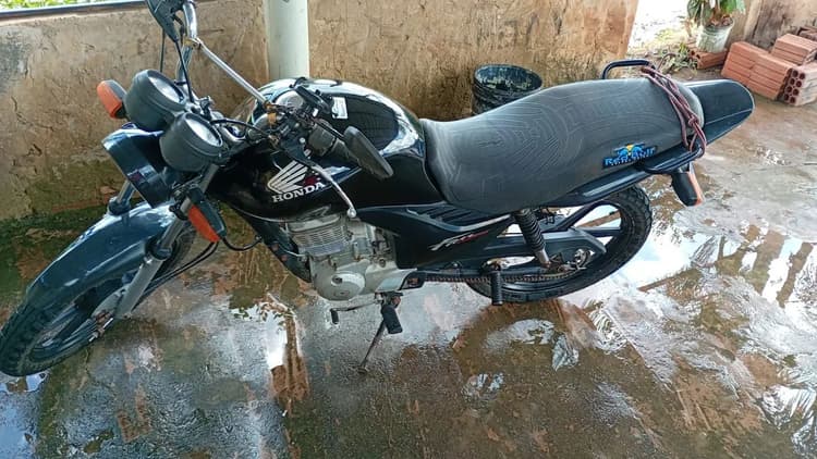 Vende-se essa moto