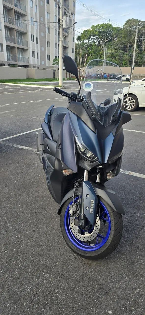 YAMAHA XMAX 250