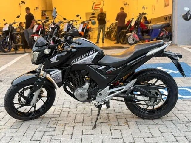 CB 250 TWISTER 2016 ZERADA 