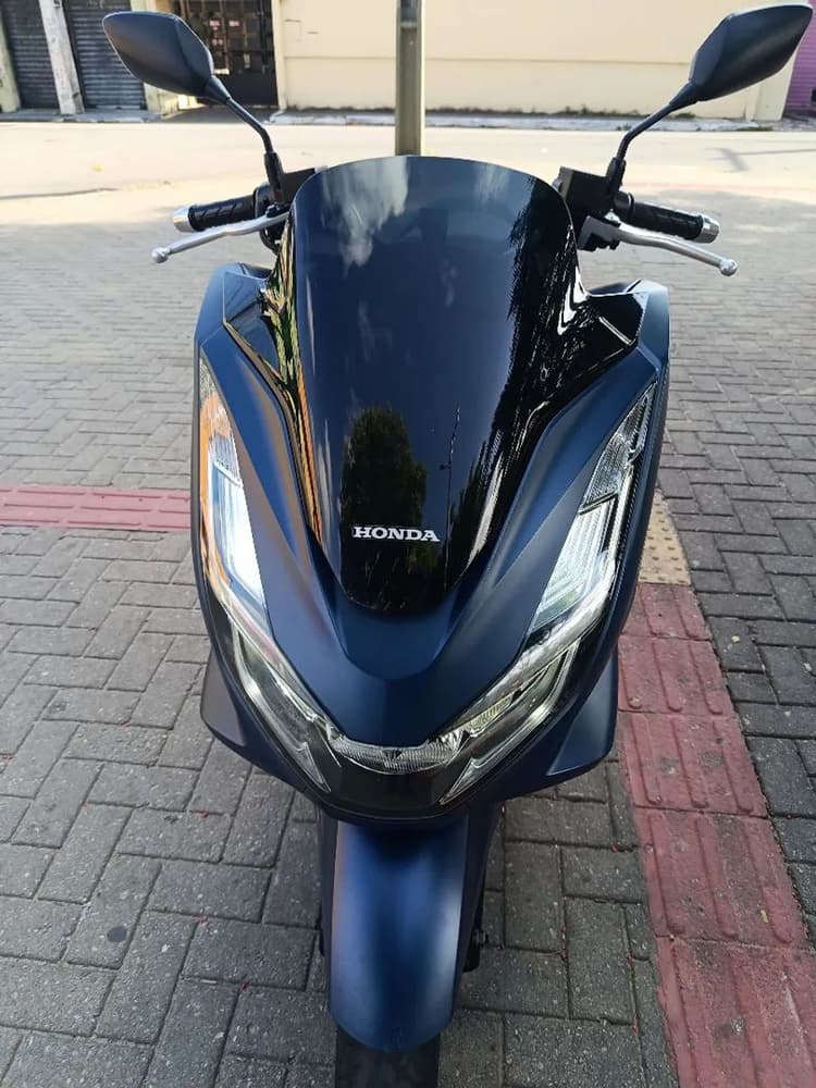 VENDO PCX MUITO NOVA 