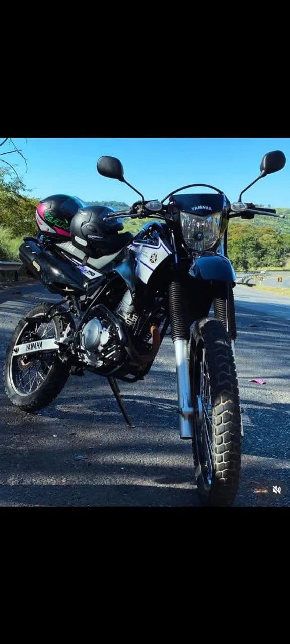 Lander 250 2007 Preta 