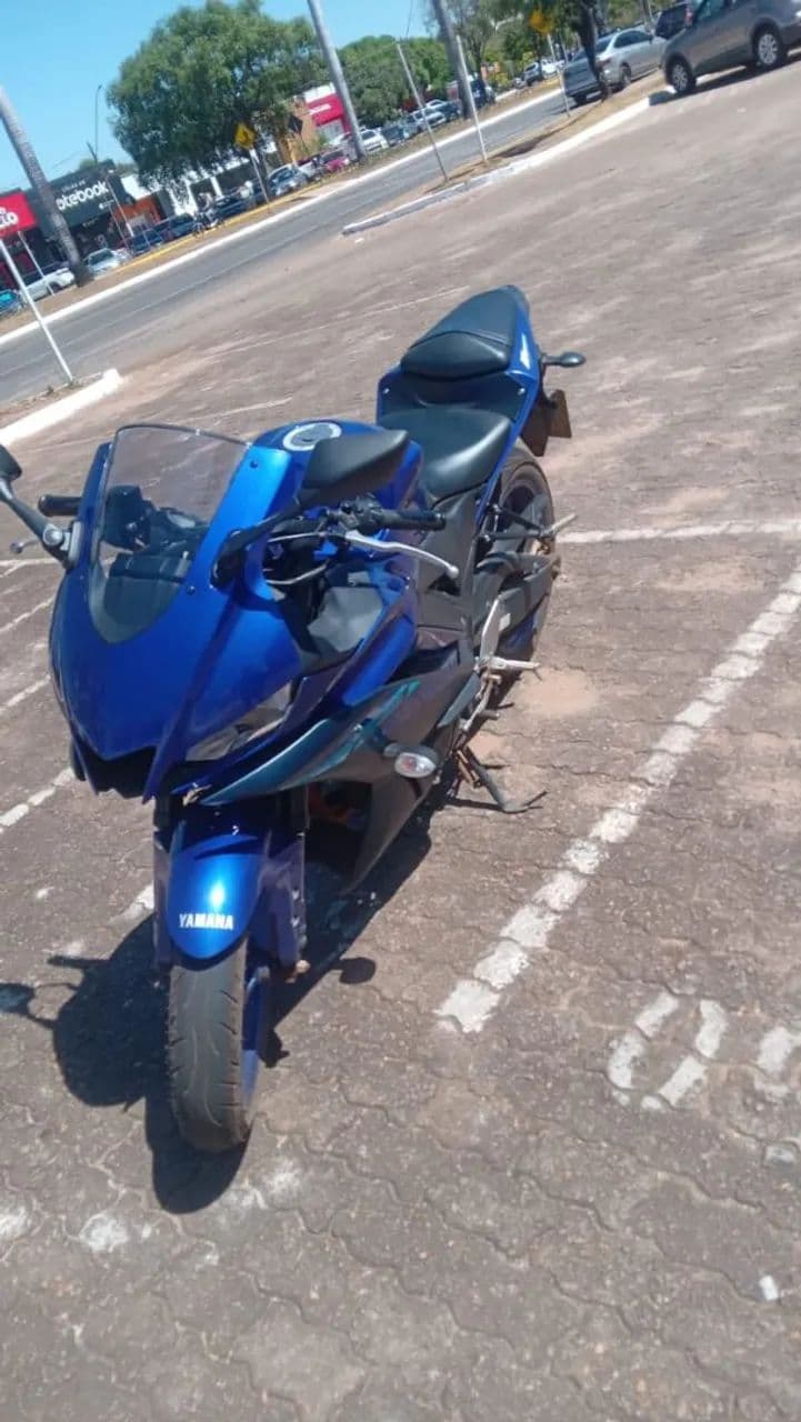 Vendo excelente R3 semi nova