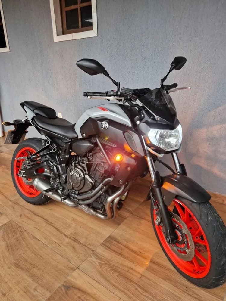 YAMAHA MT 07 NOVA 