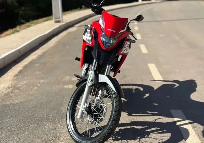 MOTO A VENDA 