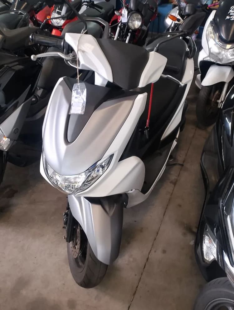 Yamaha FLUO 2022