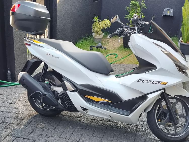 Honda PCX 2025 - Impecável