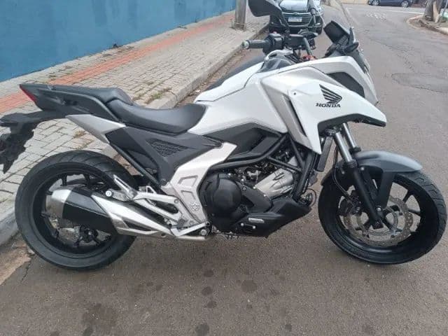 HONDA NC 750cc  DCT AUTOMATICA