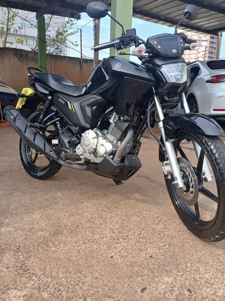 Moto impecável 