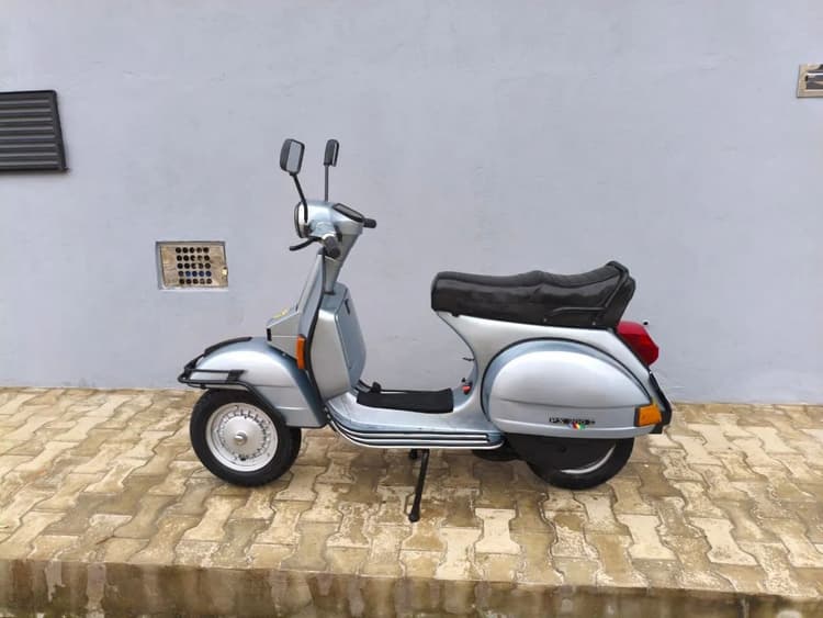 VESPA PX 200 PLACA PRETA NOVA.