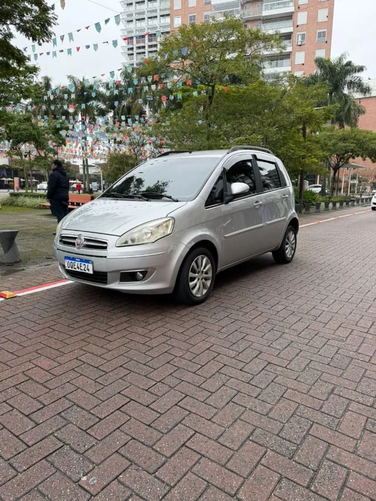 Fiat Idea Attractive 1.4 Fire Flex 8V 5P 2014