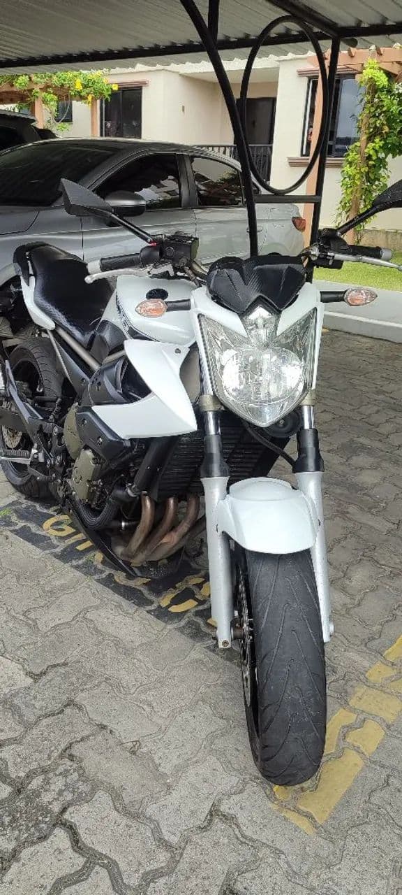 XJ6 Yamaha 