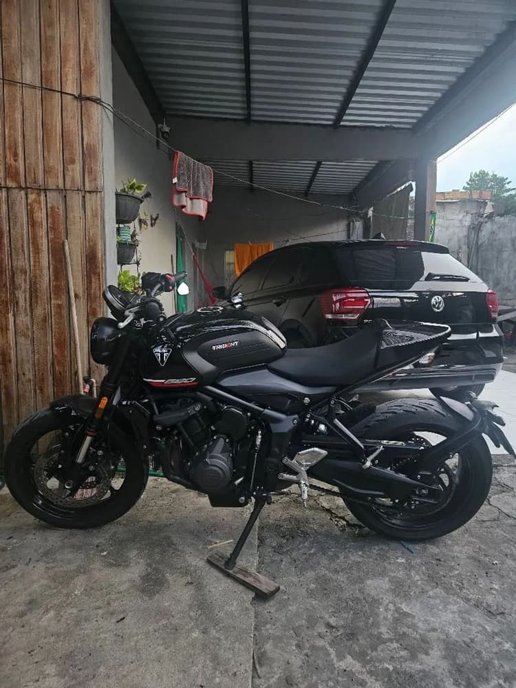 Triumph Trident 660